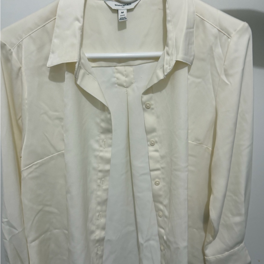 Banana Republic Cream Button-Up Blouse
